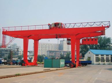 U Tip novega dizajna Premični 80-tonski železniški mostni žerjav